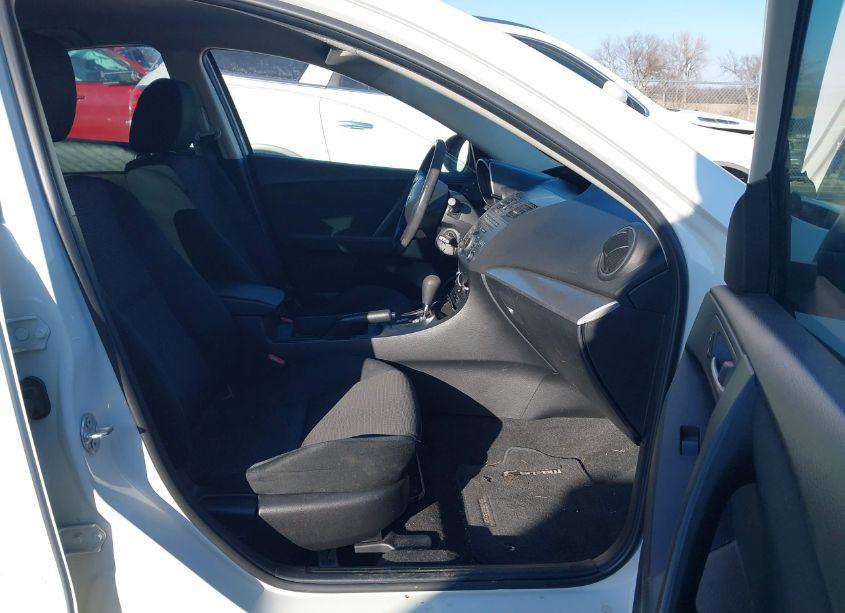Photo 5 of 2012 Mazda Mazda3 I SPORT (VIN JM1BL1UF6C1526605)