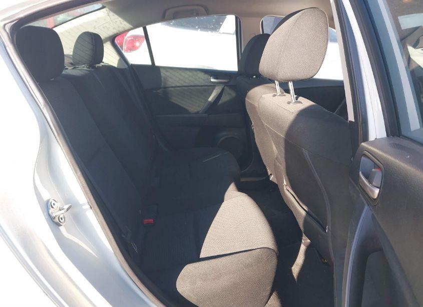 Photo 8 of 2012 Mazda Mazda3 I SPORT (VIN JM1BL1UF6C1526605)