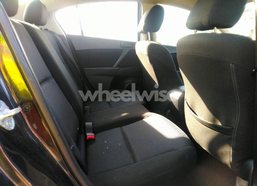 Photo 8 of 2011 Mazda Mazda3 I SPORT (VIN JM1BL1UF7B1395344)