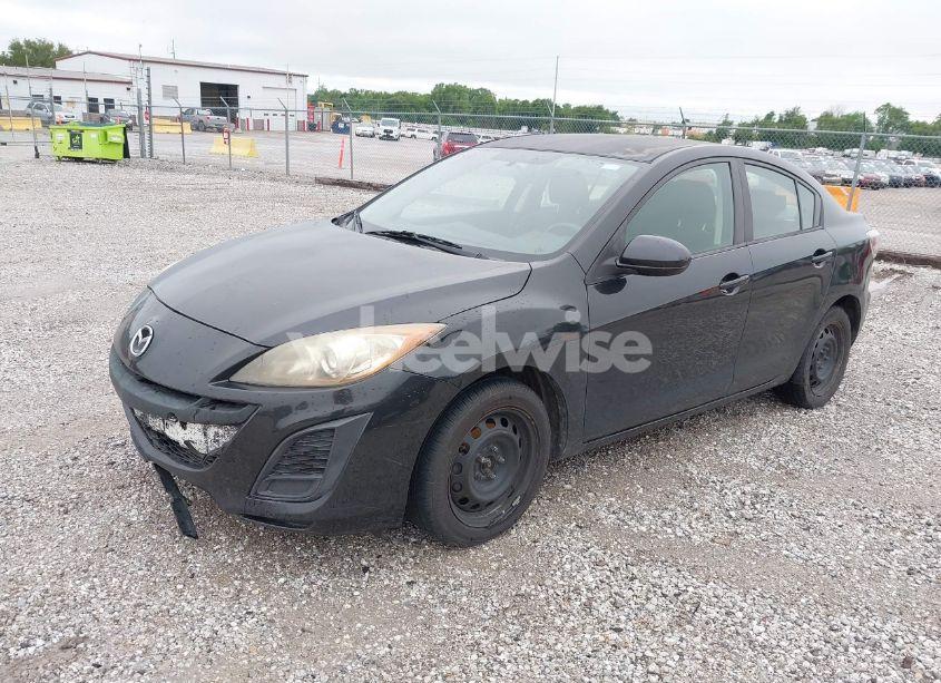 Photo 2 of 2011 Mazda Mazda3 I SPORT (VIN JM1BL1UF7B1448785)