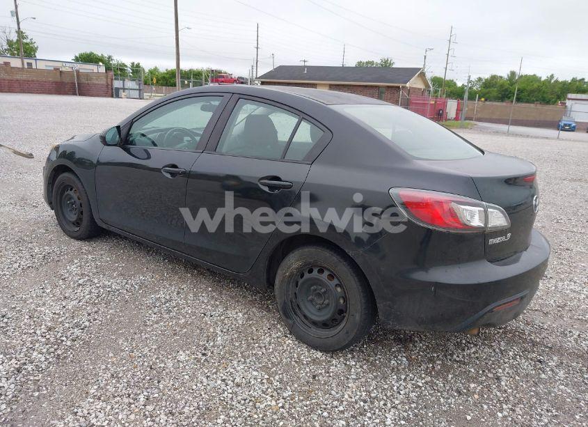 Photo 3 of 2011 Mazda Mazda3 I SPORT (VIN JM1BL1UF7B1448785)