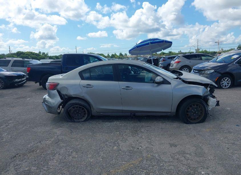 Photo 14 of 2012 Mazda Mazda3 (VIN JM1BL1UF7C1521509)