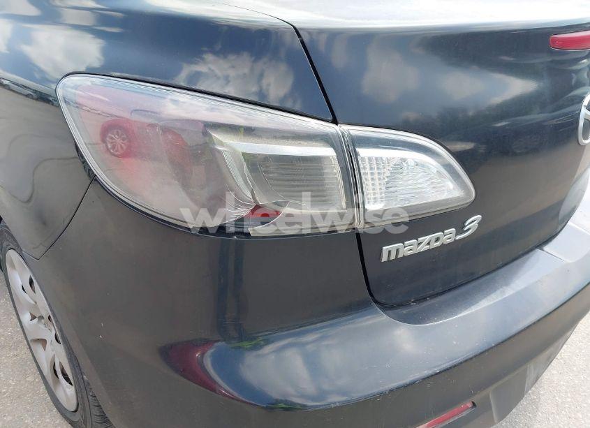 Photo 13 of 2012 Mazda Mazda3 I SPORT (VIN JM1BL1UF7C1527424)