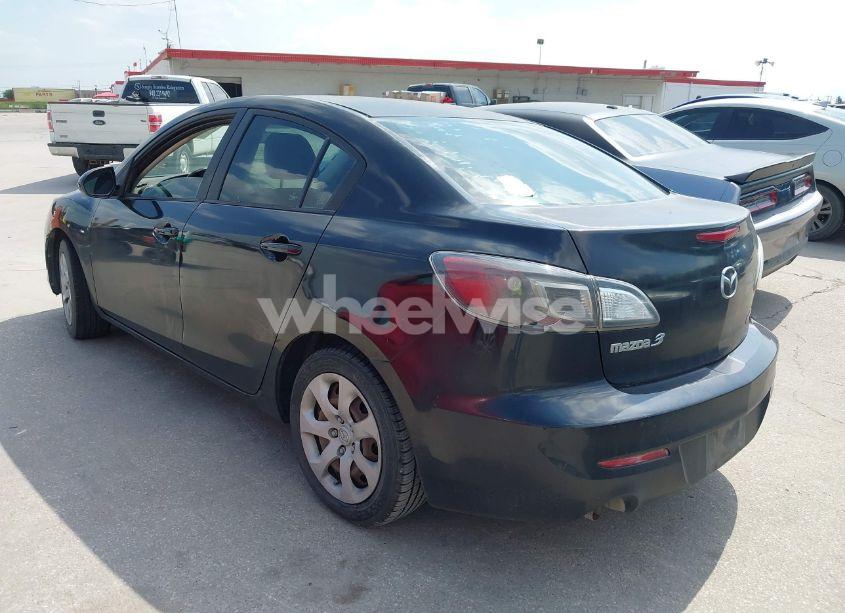 Photo 3 of 2012 Mazda Mazda3 I SPORT (VIN JM1BL1UF7C1527424)