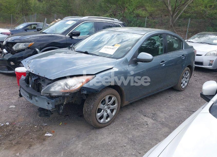 Photo 2 of 2012 Mazda Mazda3 I SPORT (VIN JM1BL1UF7C1528363)