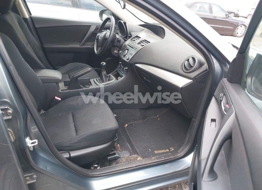Photo 5 of 2012 Mazda Mazda3 I SPORT (VIN JM1BL1UF7C1528363)