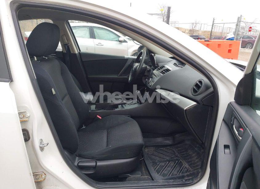 Photo 5 of 2012 Mazda Mazda3 I SPORT (VIN JM1BL1UF7C1557054)