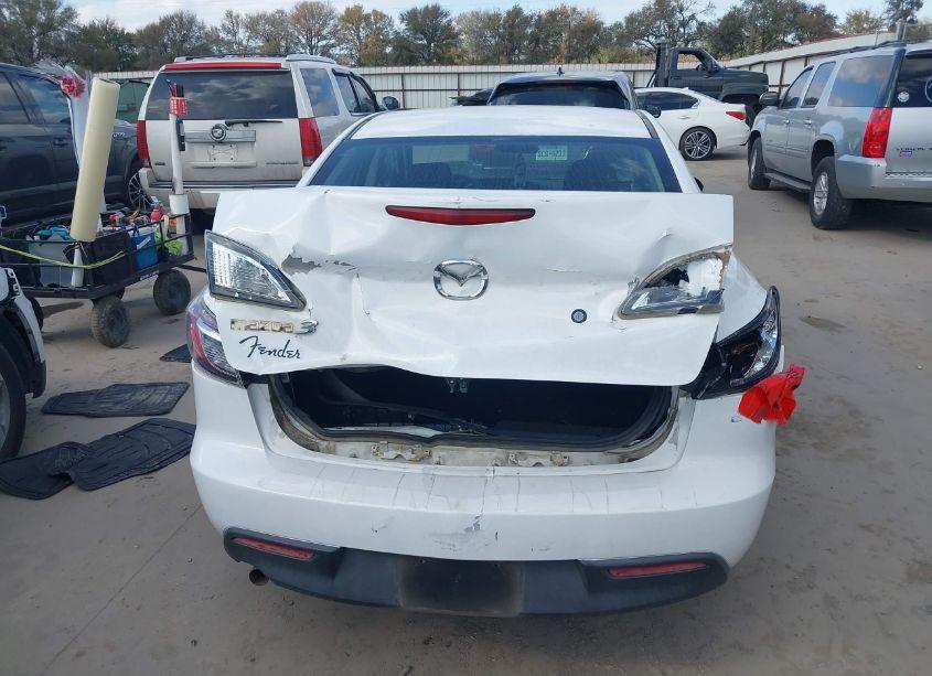 Photo 16 of 2011 Mazda Mazda3 I SPORT (VIN JM1BL1UF8B1373577)