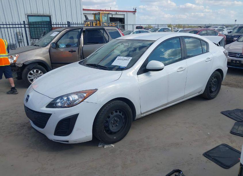 Photo 2 of 2011 Mazda Mazda3 I SPORT (VIN JM1BL1UF8B1373577)