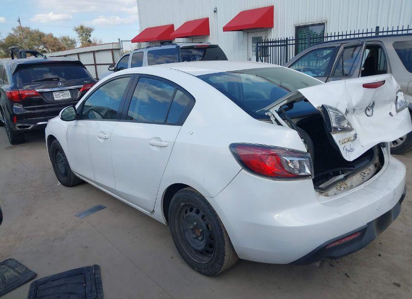 Photo 3 of 2011 Mazda Mazda3 I SPORT (VIN JM1BL1UF8B1373577)