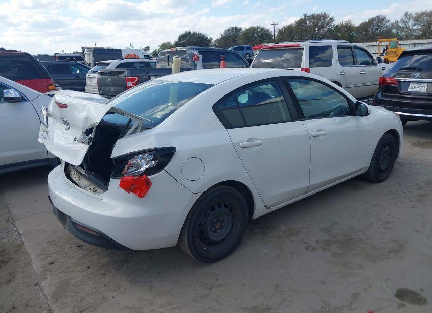 Photo 4 of 2011 Mazda Mazda3 I SPORT (VIN JM1BL1UF8B1373577)