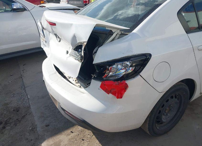 Photo 6 of 2011 Mazda Mazda3 I SPORT (VIN JM1BL1UF8B1373577)