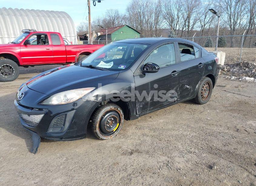 Photo 2 of 2011 Mazda Mazda3 I SPORT (VIN JM1BL1UF8B1436760)