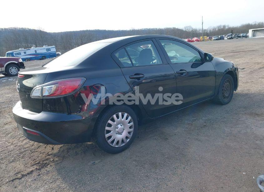 Photo 4 of 2011 Mazda Mazda3 I SPORT (VIN JM1BL1UF8B1436760)