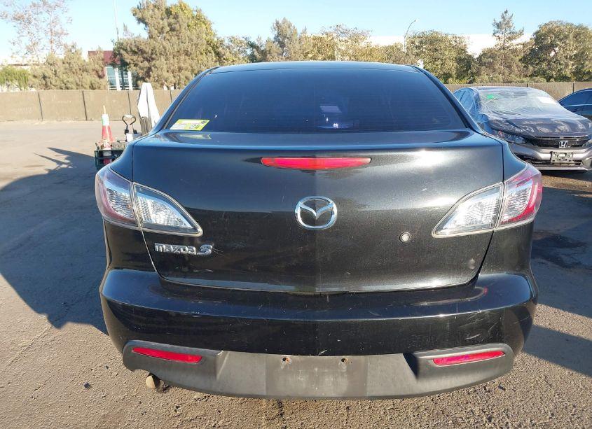 Photo 17 of 2011 Mazda Mazda3 I SPORT (VIN JM1BL1UF8B1461190)