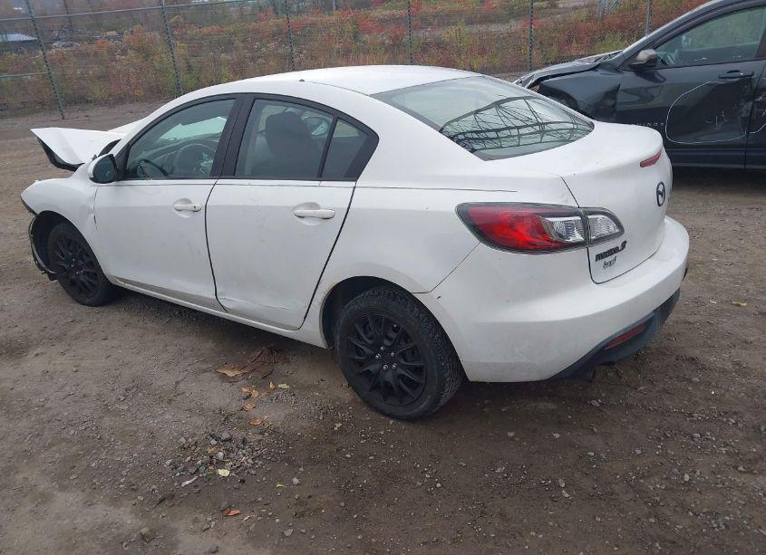 Photo 3 of 2011 Mazda Mazda3 I SPORT (VIN JM1BL1UF8B1471394)