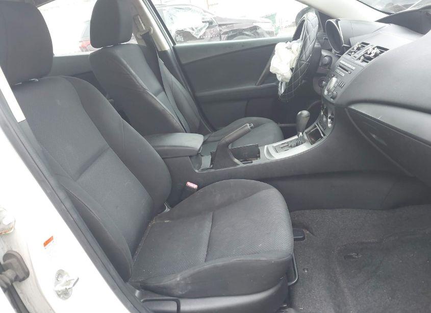 Photo 5 of 2011 Mazda Mazda3 I SPORT (VIN JM1BL1UF8B1471394)