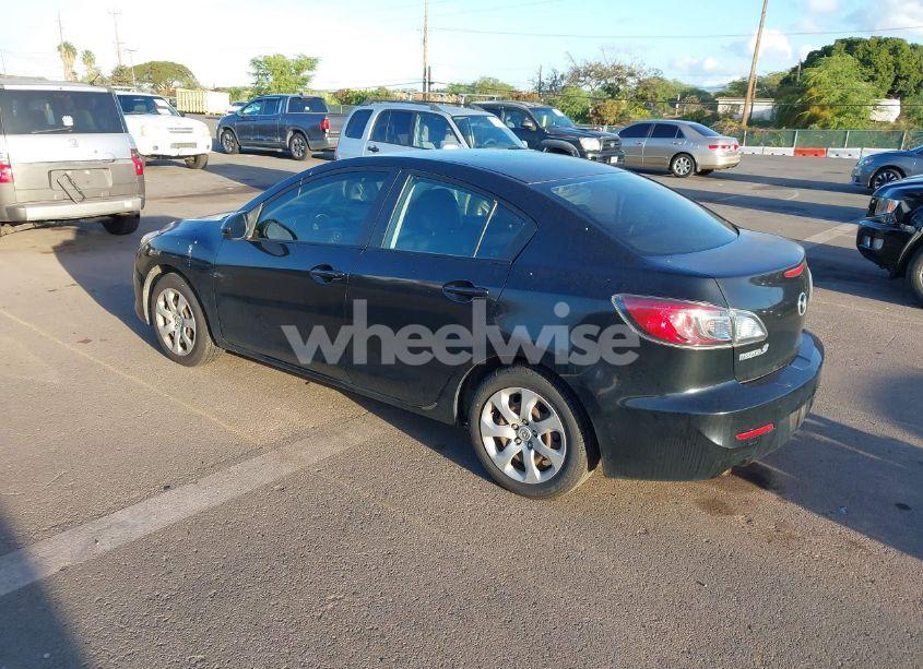 Photo 3 of 2012 Mazda Mazda3 I SPORT (VIN JM1BL1UF8C1529120)