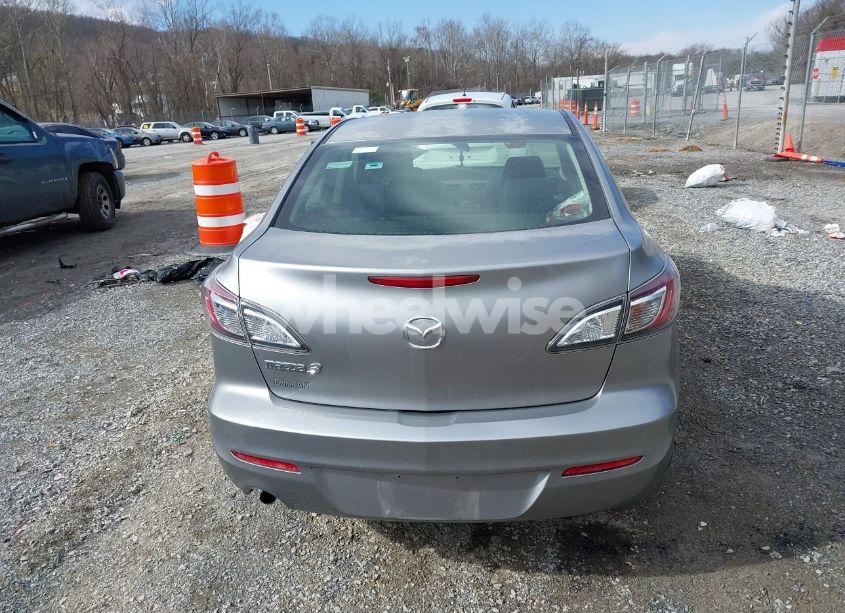 Photo 16 of 2012 Mazda Mazda3 I SPORT (VIN JM1BL1UF8C1554096)