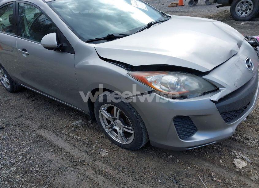 Photo 17 of 2012 Mazda Mazda3 I SPORT (VIN JM1BL1UF8C1554096)