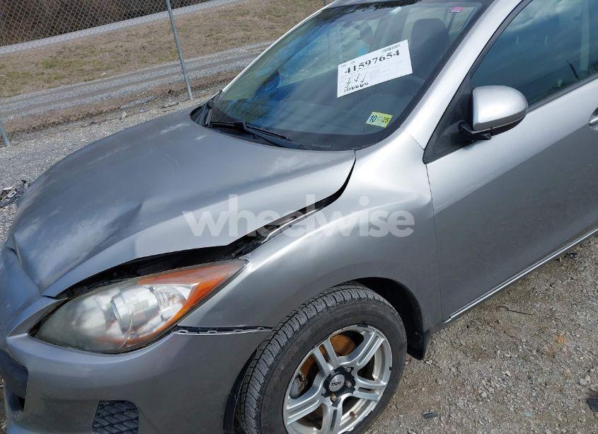 Photo 18 of 2012 Mazda Mazda3 I SPORT (VIN JM1BL1UF8C1554096)