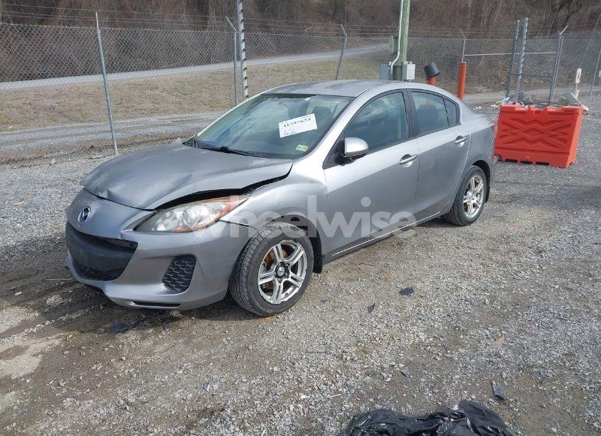 Photo 2 of 2012 Mazda Mazda3 I SPORT (VIN JM1BL1UF8C1554096)