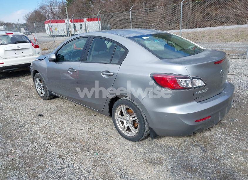 Photo 3 of 2012 Mazda Mazda3 I SPORT (VIN JM1BL1UF8C1554096)