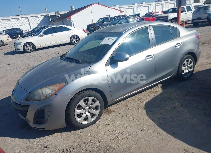 Photo 2 of 2011 Mazda Mazda3 I SPORT (VIN JM1BL1UF9B1393417)
