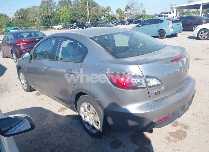 Photo 3 of 2011 Mazda Mazda3 I SPORT (VIN JM1BL1UF9B1393417)