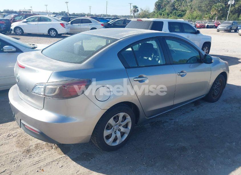 Photo 4 of 2011 Mazda Mazda3 I SPORT (VIN JM1BL1UF9B1393417)