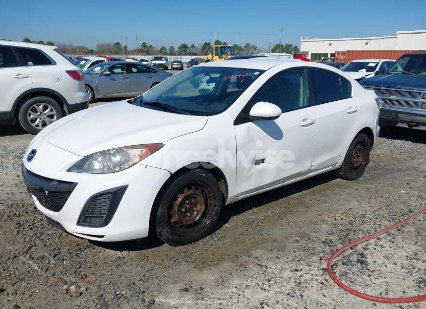 Photo 2 of 2011 Mazda Mazda3 I SPORT (VIN JM1BL1UF9B1417411)
