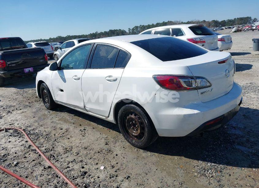 Photo 3 of 2011 Mazda Mazda3 I SPORT (VIN JM1BL1UF9B1417411)