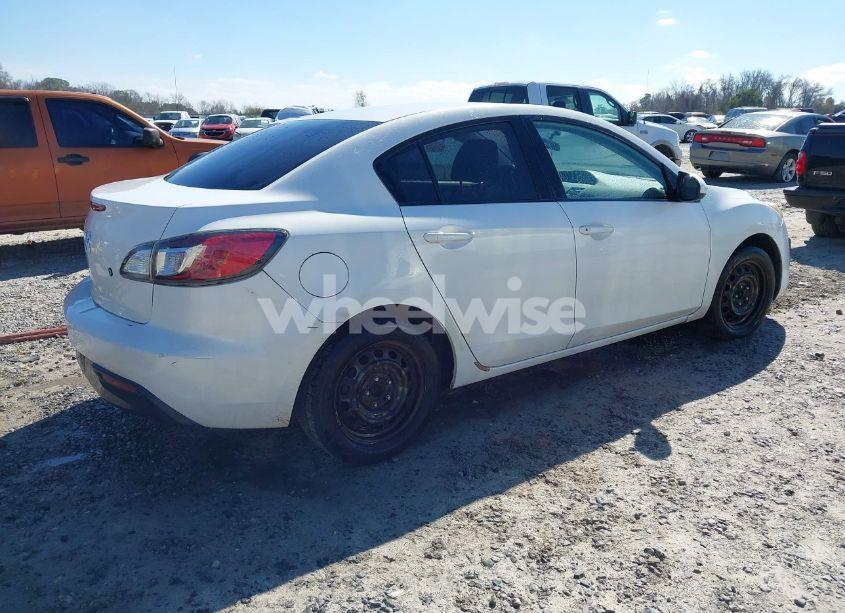 Photo 4 of 2011 Mazda Mazda3 I SPORT (VIN JM1BL1UF9B1417411)