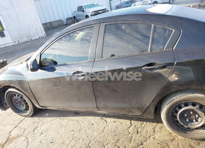 Photo 14 of 2011 Mazda Mazda3 I SPORT (VIN JM1BL1UF9B1465376)