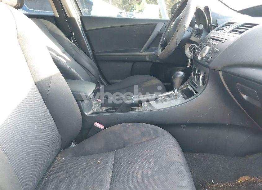 Photo 5 of 2011 Mazda Mazda3 I SPORT (VIN JM1BL1UF9B1465376)