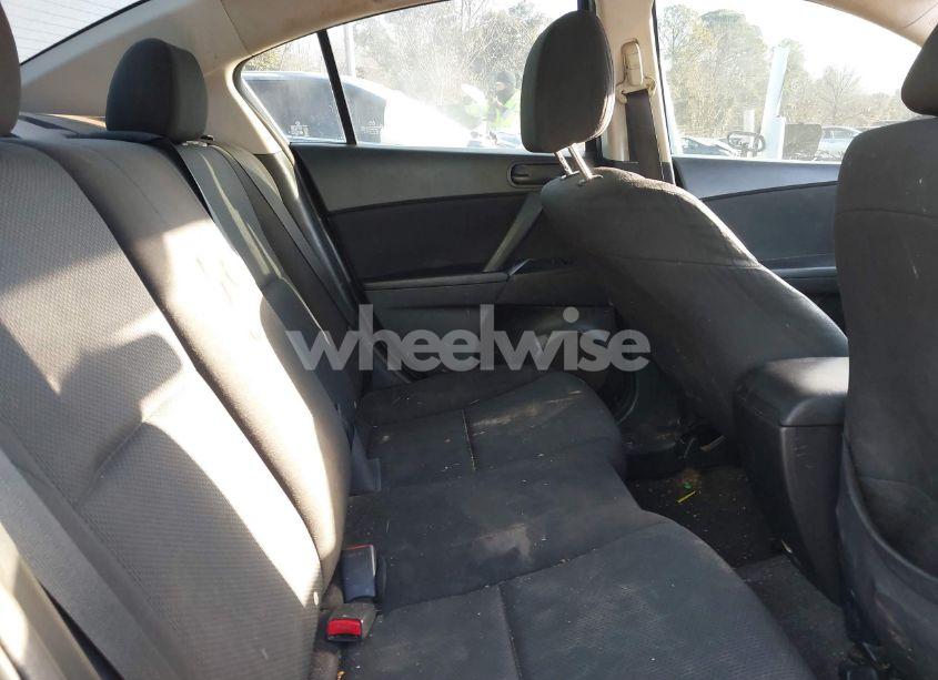 Photo 8 of 2011 Mazda Mazda3 I SPORT (VIN JM1BL1UF9B1465376)