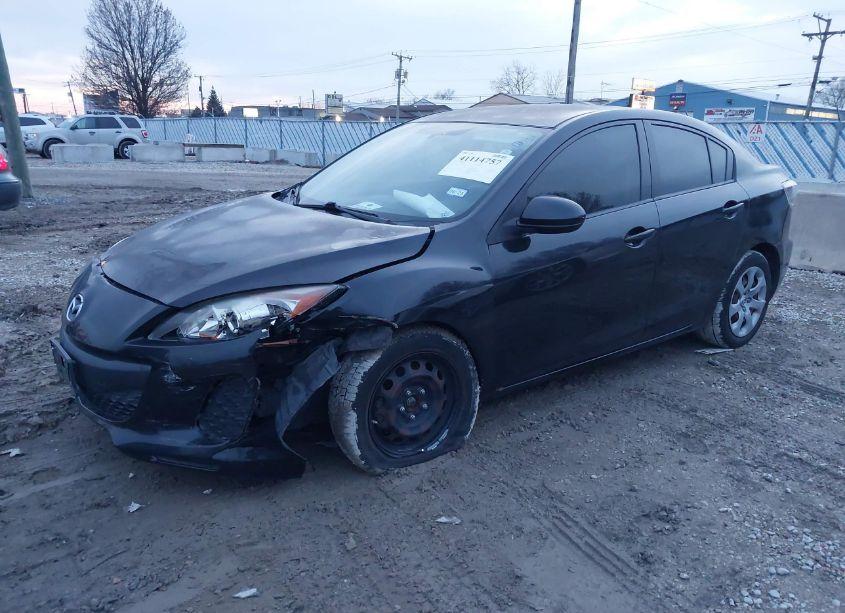 Photo 2 of 2012 Mazda Mazda3 I SPORT (VIN JM1BL1UF9C1631008)