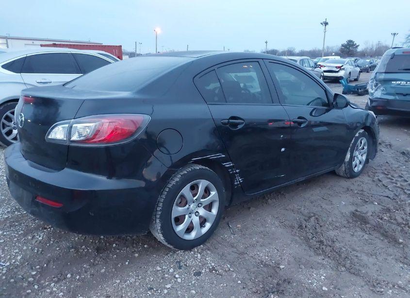Photo 4 of 2012 Mazda Mazda3 I SPORT (VIN JM1BL1UF9C1631008)