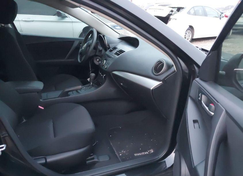 Photo 5 of 2012 Mazda Mazda3 I SPORT (VIN JM1BL1UF9C1631008)