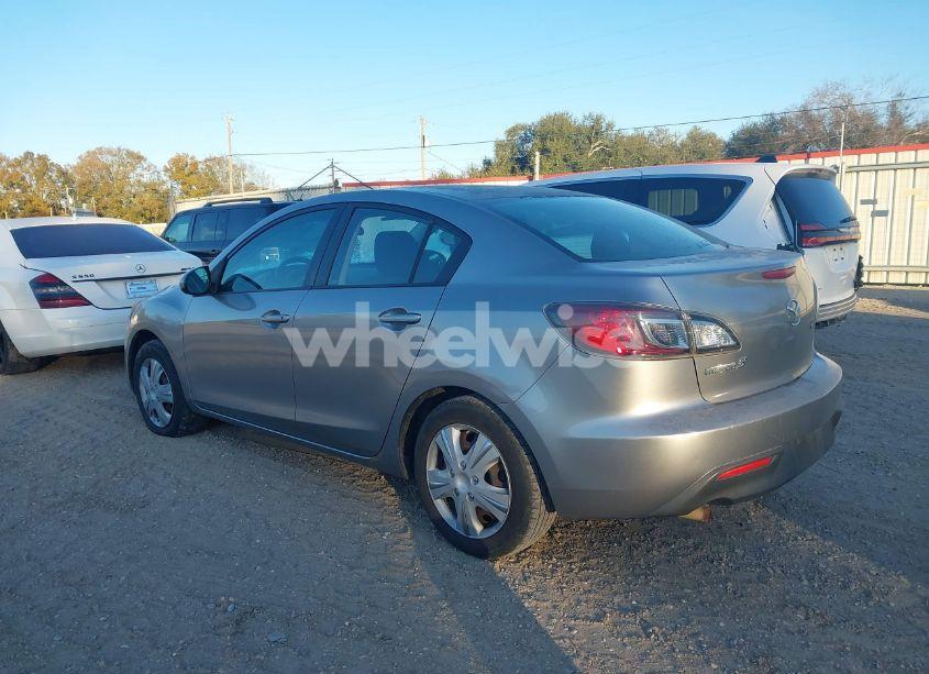 Photo 3 of 2011 Mazda Mazda3 I SPORT (VIN JM1BL1UFXB1415540)