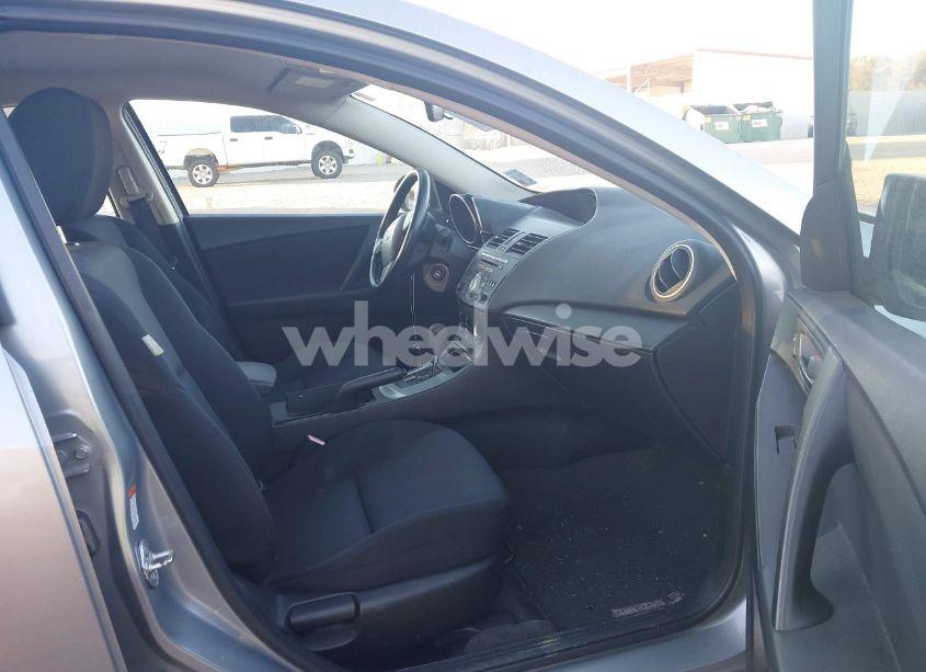 Photo 5 of 2011 Mazda Mazda3 I SPORT (VIN JM1BL1UFXB1415540)