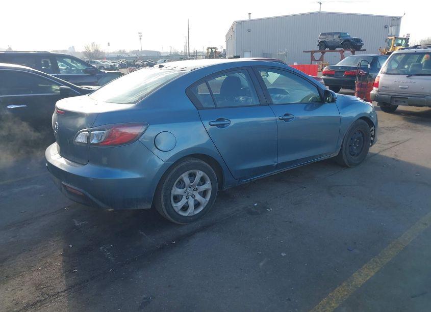 Photo 4 of 2011 Mazda Mazda3 I SPORT (VIN JM1BL1UFXB1457884)