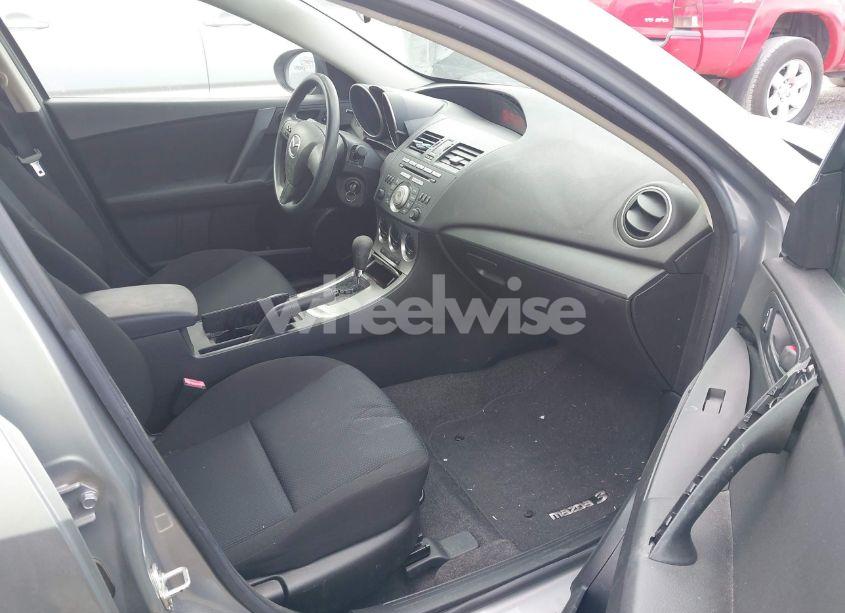 Photo 5 of 2011 Mazda Mazda3 I SPORT (VIN JM1BL1UFXB1480341)