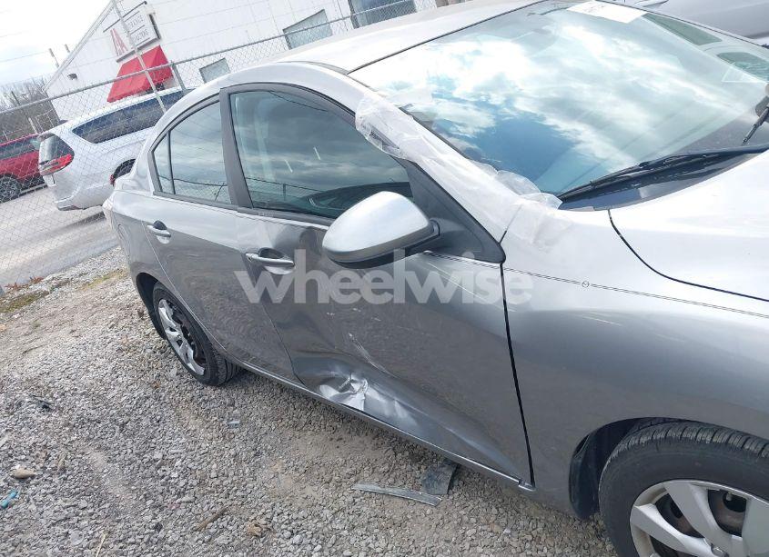 Photo 6 of 2011 Mazda Mazda3 I SPORT (VIN JM1BL1UFXB1480341)