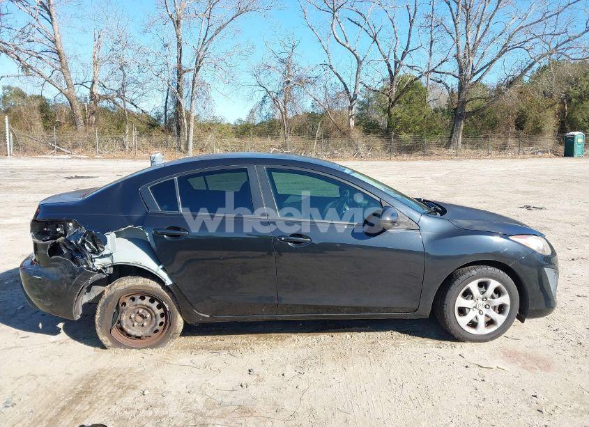 Photo 13 of 2011 Mazda Mazda3 I SPORT (VIN JM1BL1UFXB1485538)