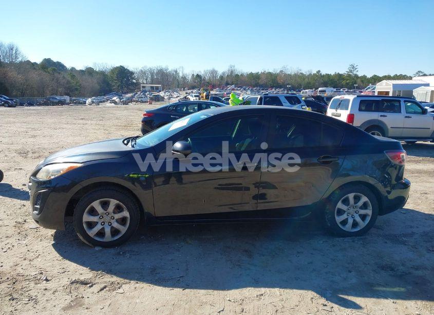 Photo 14 of 2011 Mazda Mazda3 I SPORT (VIN JM1BL1UFXB1485538)