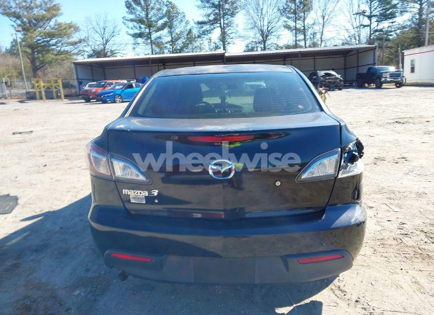 Photo 16 of 2011 Mazda Mazda3 I SPORT (VIN JM1BL1UFXB1485538)