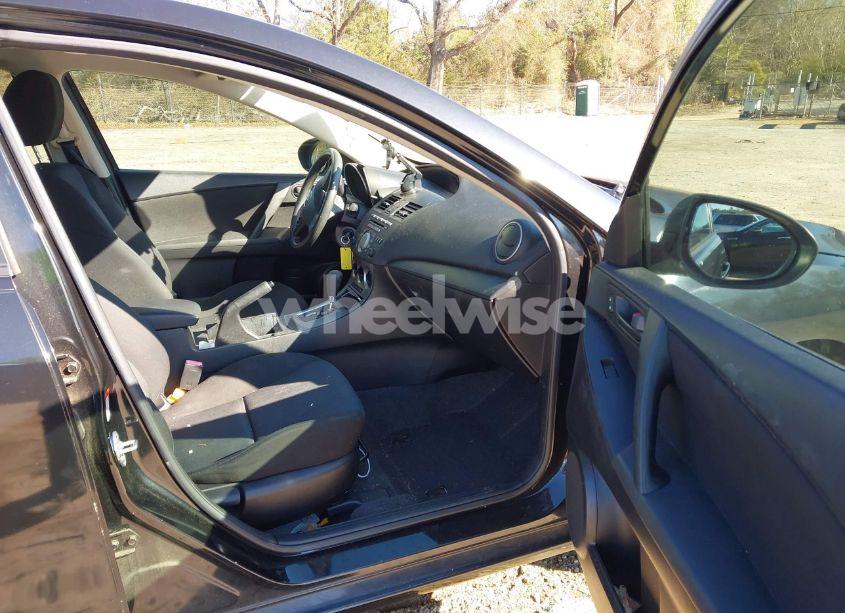 Photo 5 of 2011 Mazda Mazda3 I SPORT (VIN JM1BL1UFXB1485538)