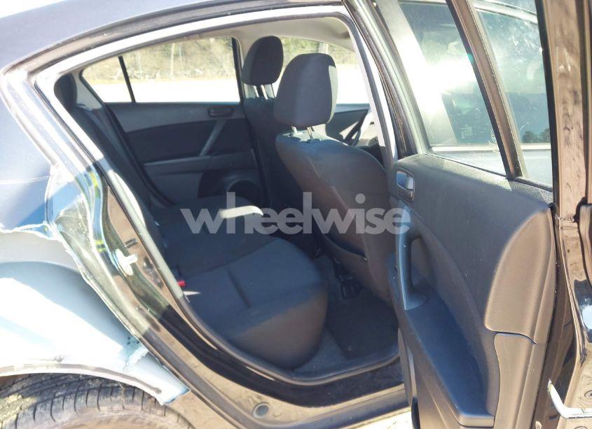 Photo 8 of 2011 Mazda Mazda3 I SPORT (VIN JM1BL1UFXB1485538)