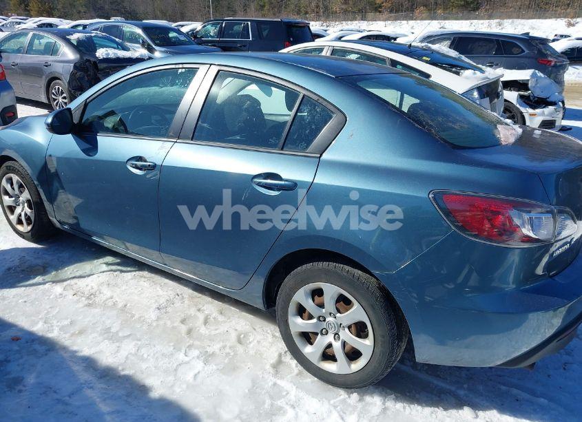 Photo 14 of 2011 Mazda Mazda3 I SPORT (VIN JM1BL1UG0B1381391)